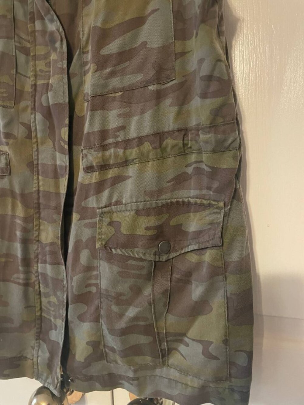 ME JANE L Camo Utility Vest - Streetwear Gorpcore Sleeveless Layering Piece - Picture 2 of 6